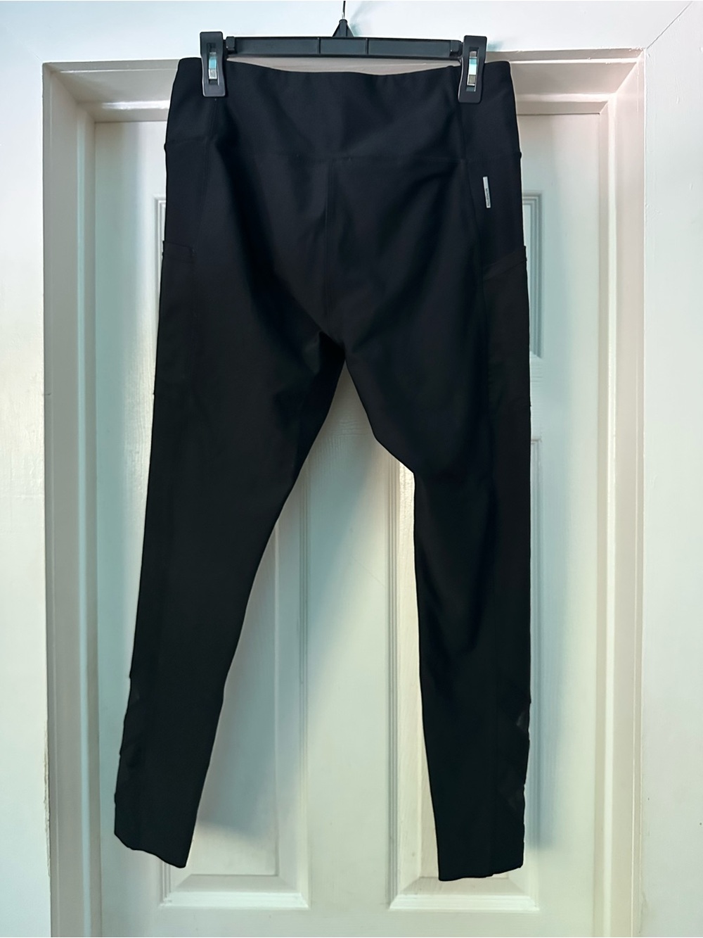 Mondetta Black Women's Active Leggings with Side Pocket
